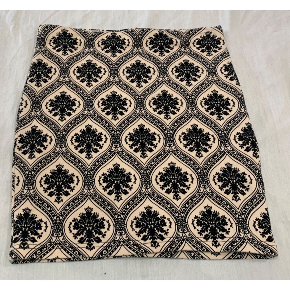 XXI WOMENS SKIRT SIZE M